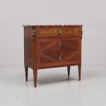 1194 3131 CHEST OF DRAWERS